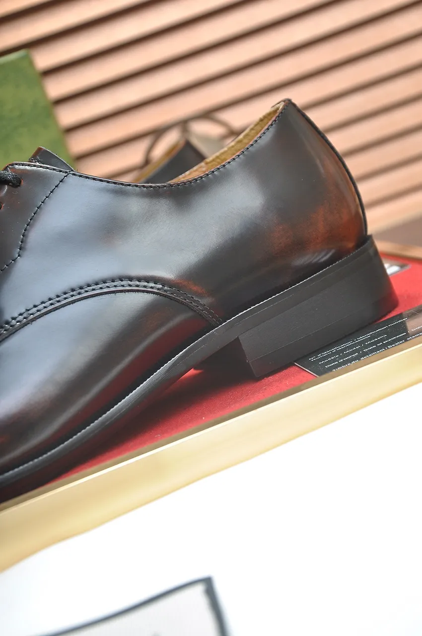 Men's shoes💰500💶Italy's top luxury men's shoe giant (GUCCI) (Gucci) (full cowhide lining) new arrival🍃Original European style🔰 Pleasant to the eye😍In order to make the shoes more durable and non-deformable🌀The production continues to follow traditional methods but there is still no lack of innovation💪Choose original sheepskin for the leather♻️ Smooth and natural And extra bright ⭐Made of imported cowhide, the first choice of rich people 38-45 (45 customized)